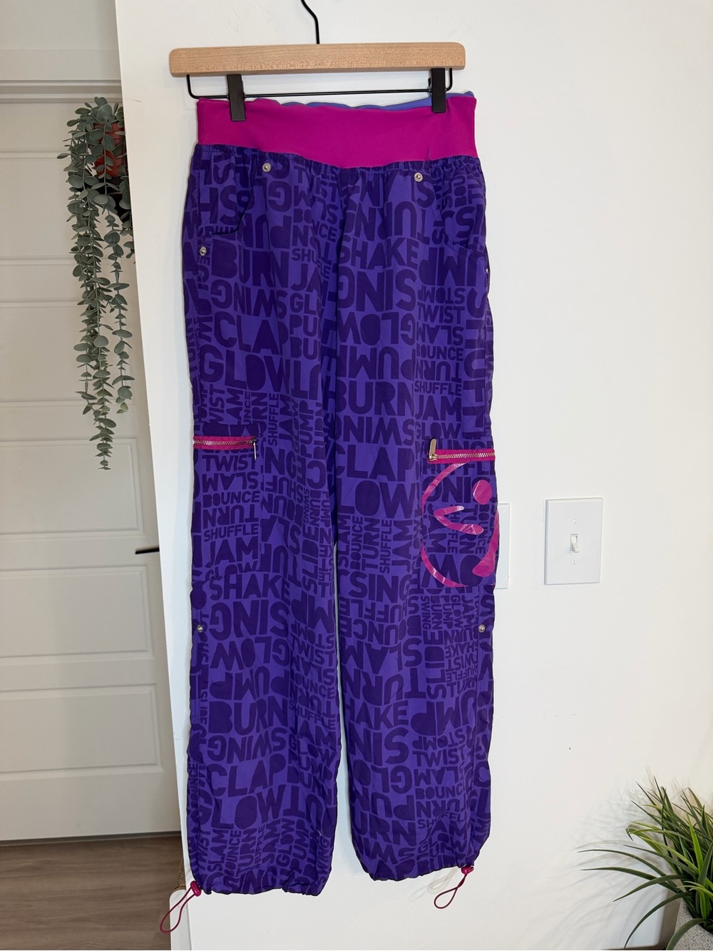 Zumba Shout-Out Cargo Pants Womens L Purple Pink Dance Fitness Adjustable